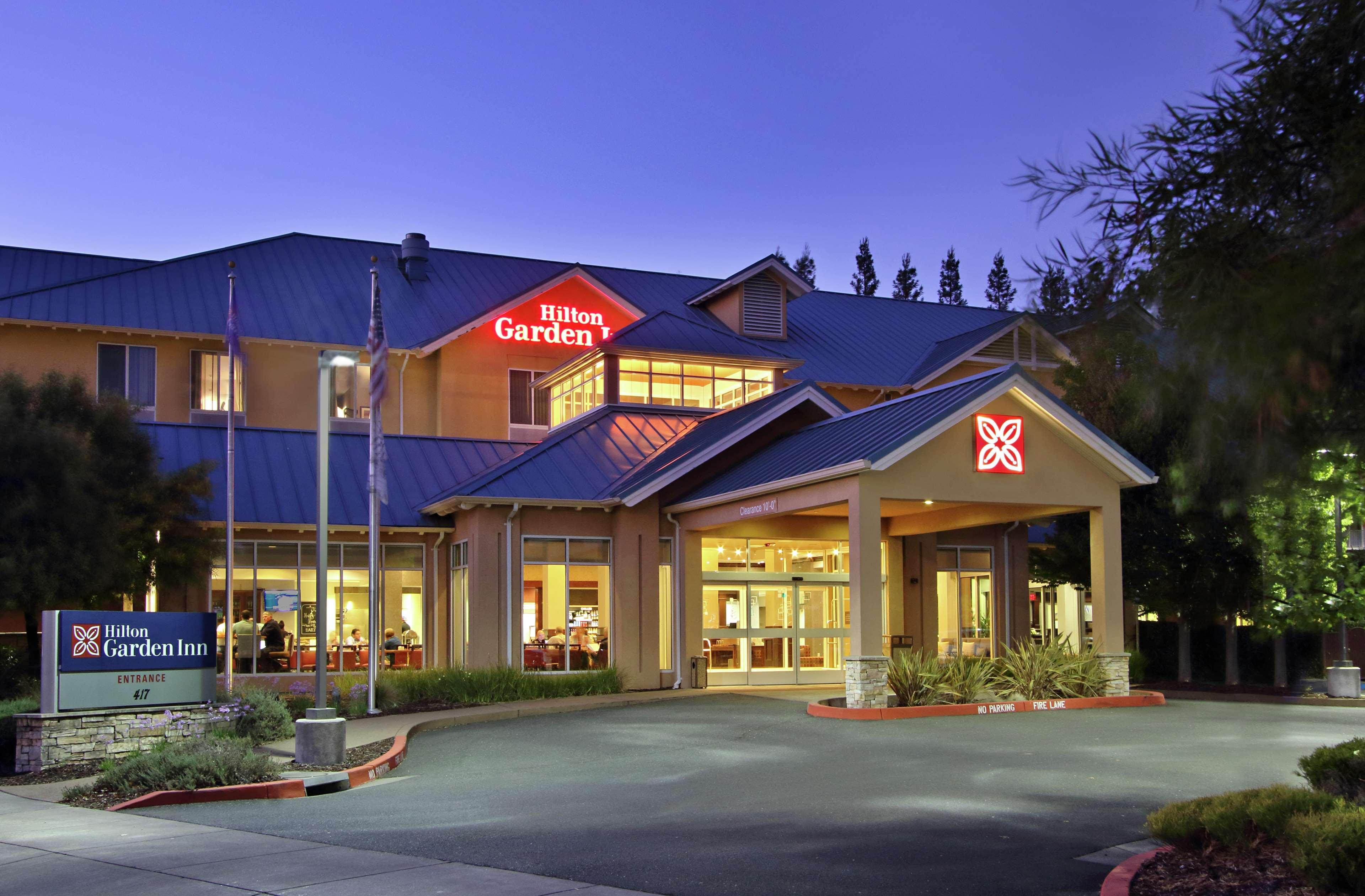 Hilton Garden Inn Sonoma County Airport Санта-Роза Экстерьер фото