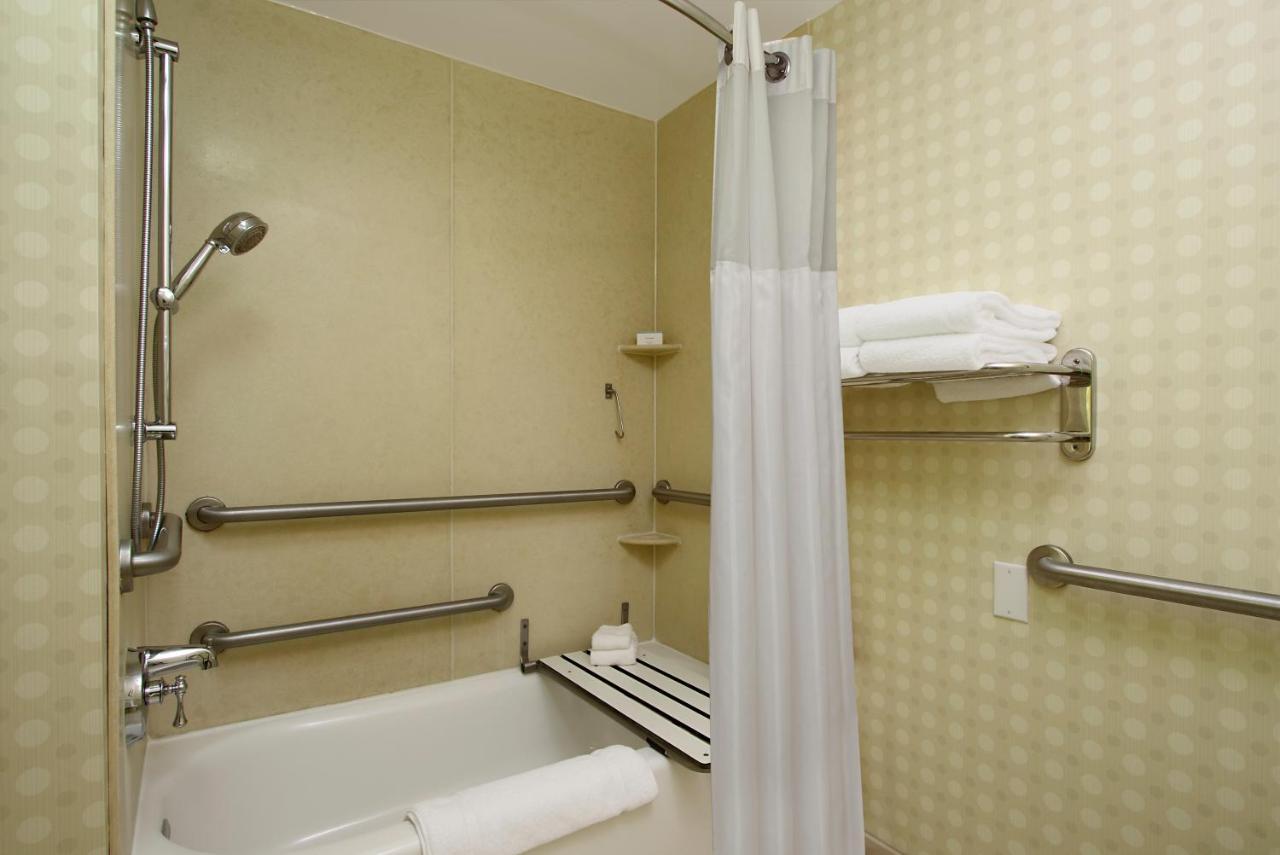 Hilton Garden Inn Sonoma County Airport Санта-Роза Экстерьер фото