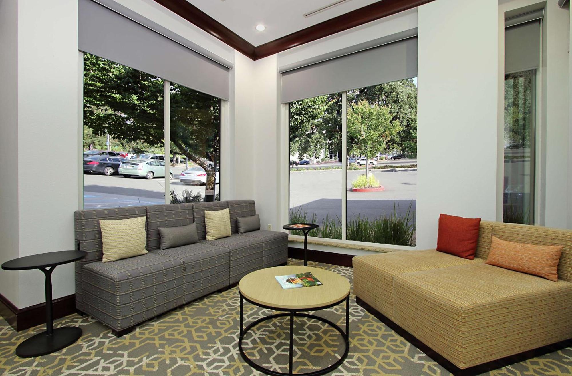 Hilton Garden Inn Sonoma County Airport Санта-Роза Экстерьер фото