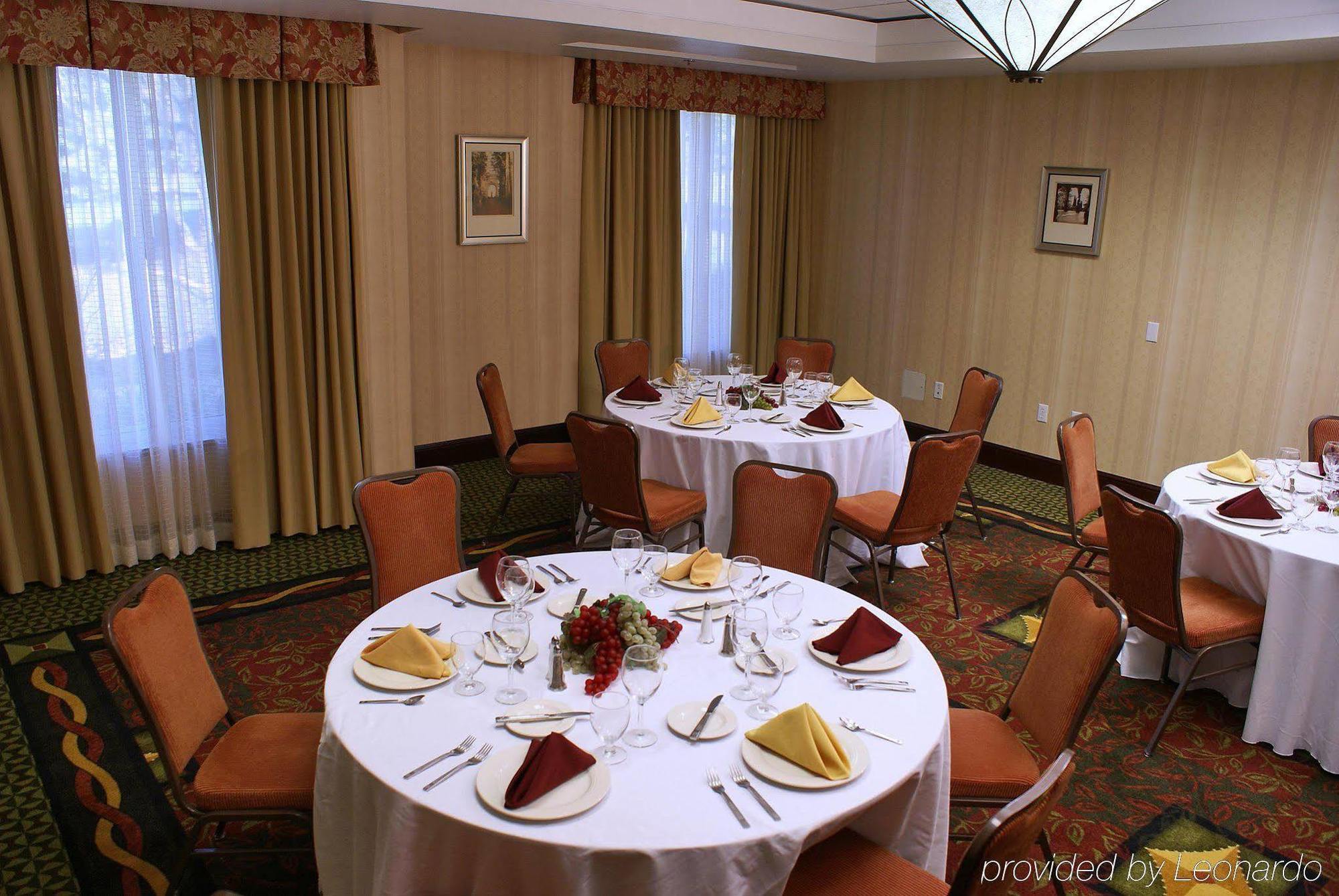 Hilton Garden Inn Sonoma County Airport Санта-Роза Экстерьер фото